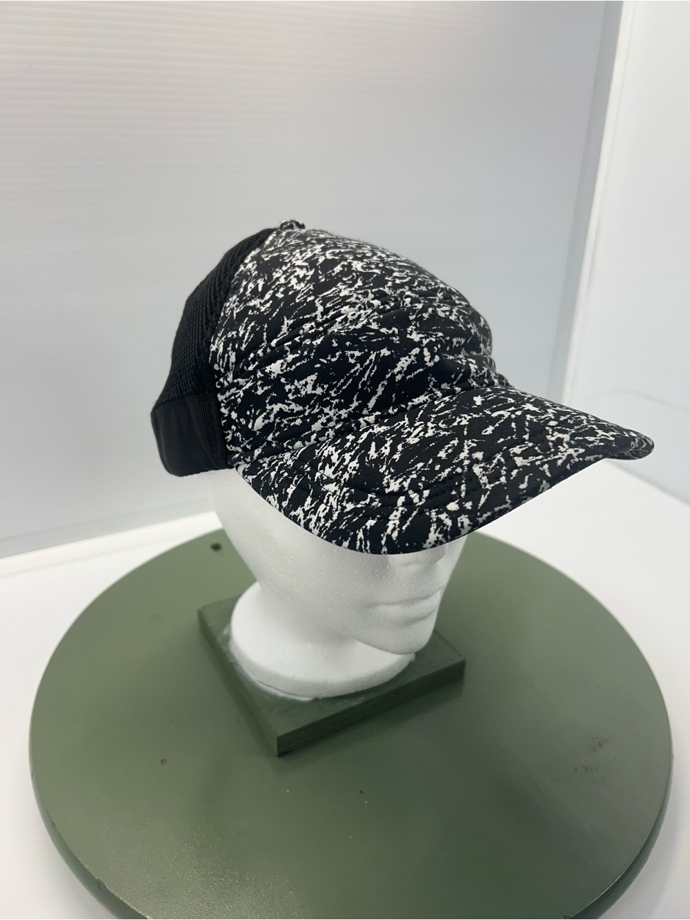 Lululemon Black and White Speckled Mesh Back Baseball Cap